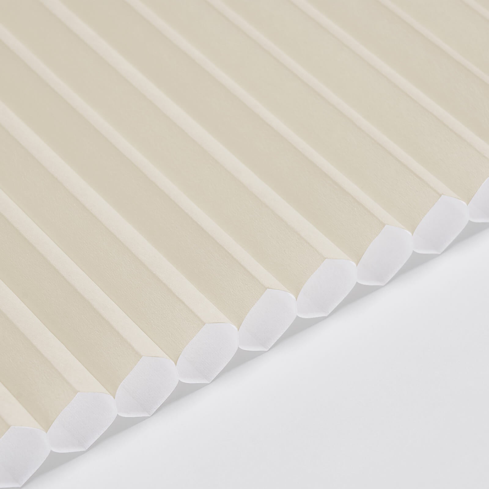 Cornsilk38HSL0052874